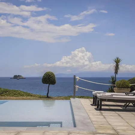 The Seasons Villa Svoronata