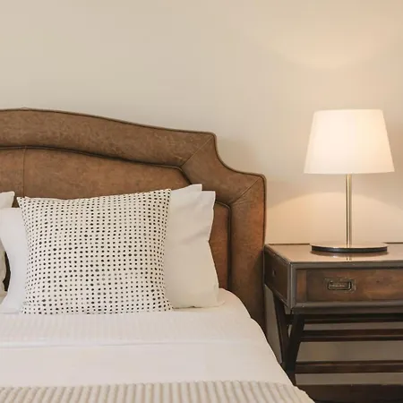 Вилла The Seasons Свороната