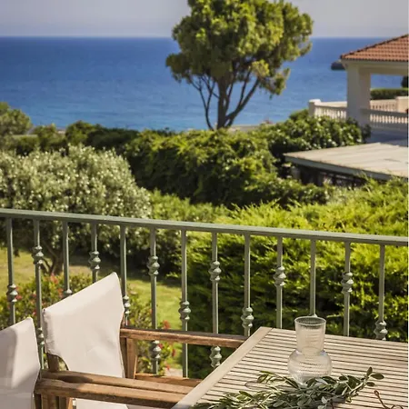 The Seasons Villa *