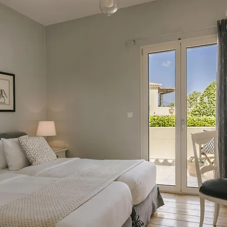 ヴィラ The Seasons スヴォロナータ