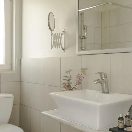 Вилла The Seasons Свороната