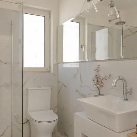 The Seasons Вилла Свороната