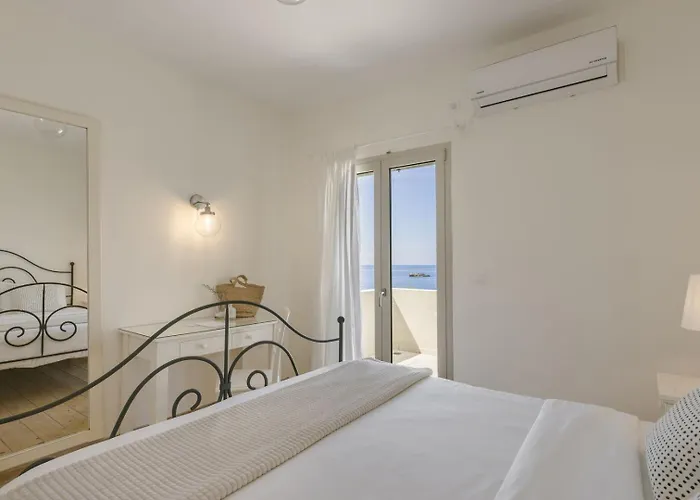 The Seasons Vila Svoronata