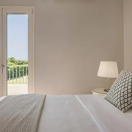 The Seasons Villa Svoronata