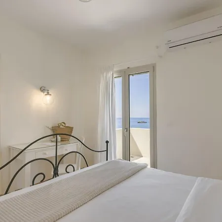 The Seasons Villa Svoronata